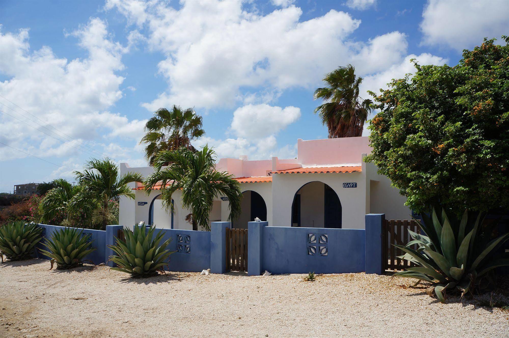 Caribbean Chillout Apartments クラレンダイク エクステリア 写真